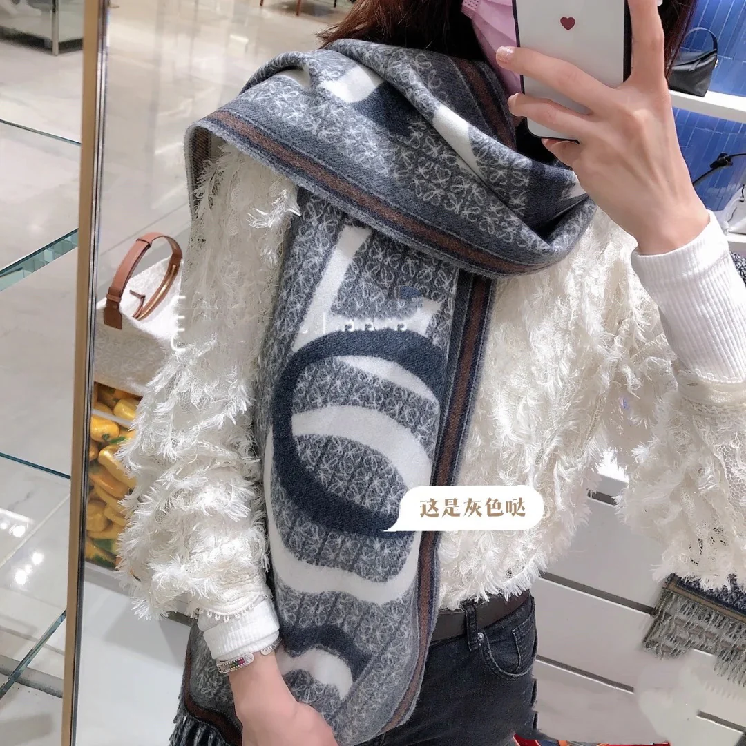 Шарф Loewe New Love, двусторонний, 2022 год - 30 см - 180 см - 90 см - Шерсть - 10 см - Накидка из козьей шерсти