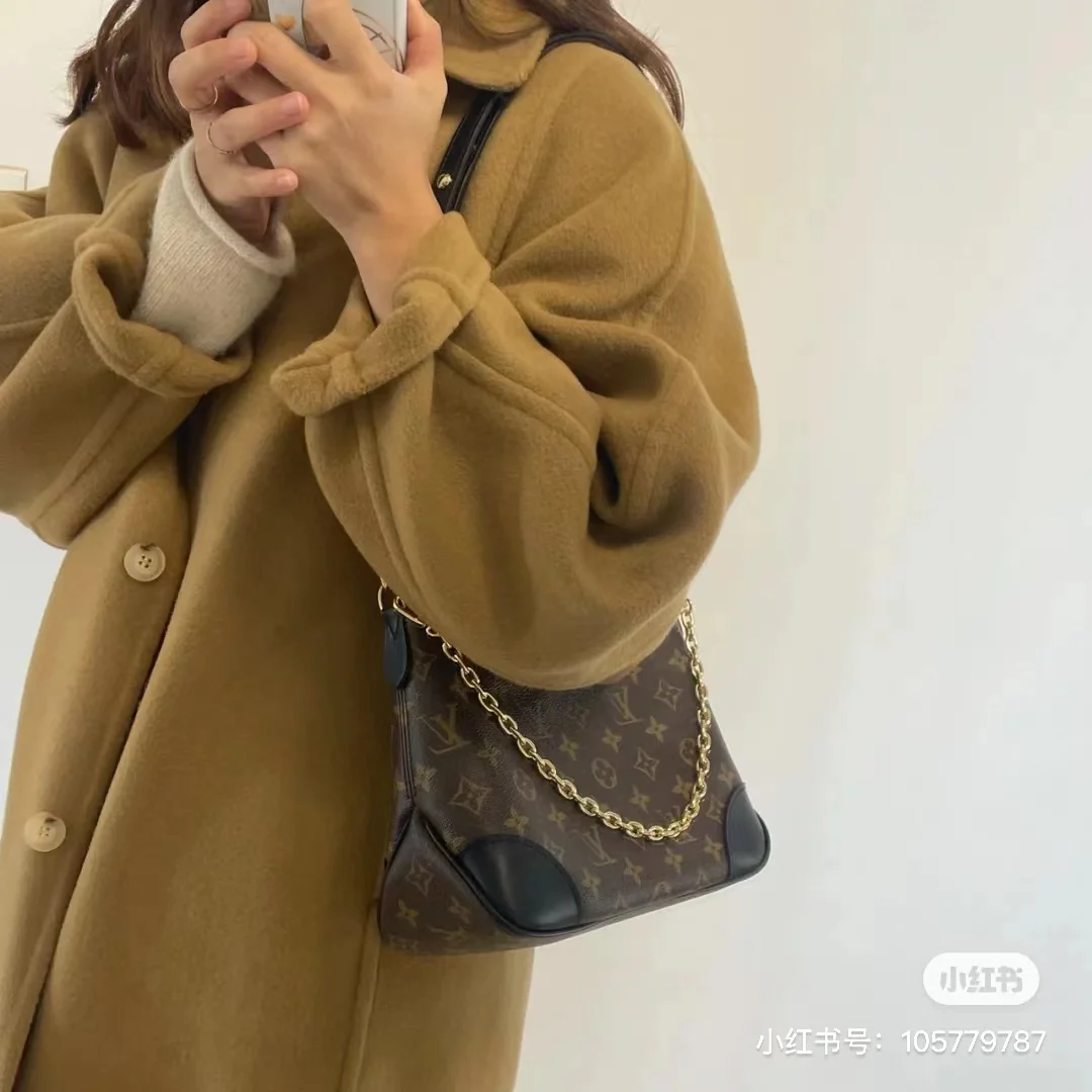 m45831-LV-boulogne croissant bag-over-shoulder/crossbody bag