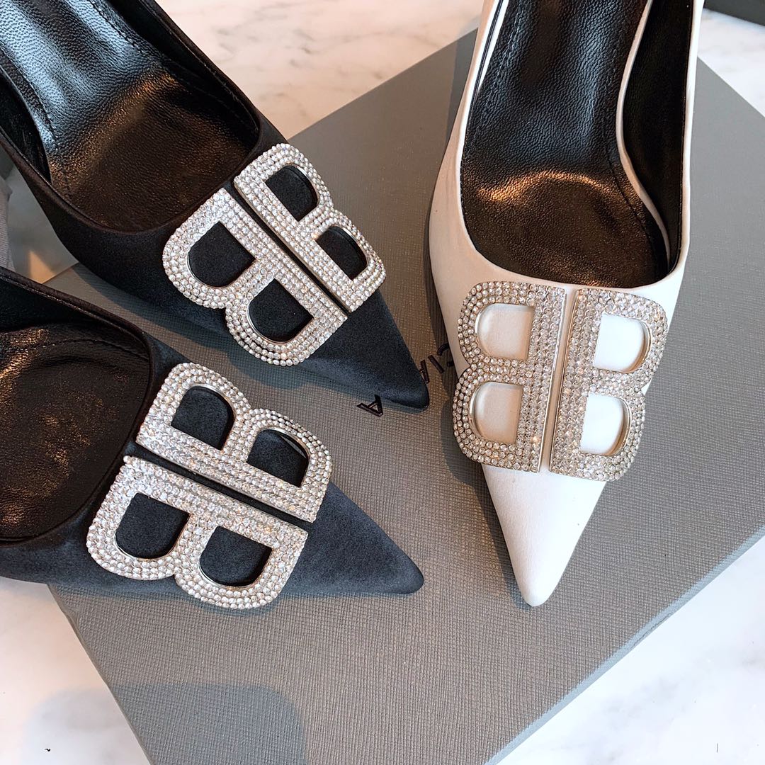 Balenciaga - Туфли на каблуке с острым носком