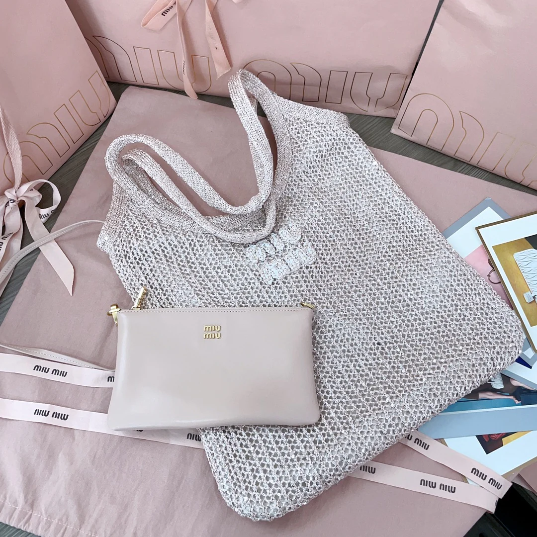 Сумка Miu Miu 5bg231 Ivy с пайетками и сетчатой ??отделкой - розовая.