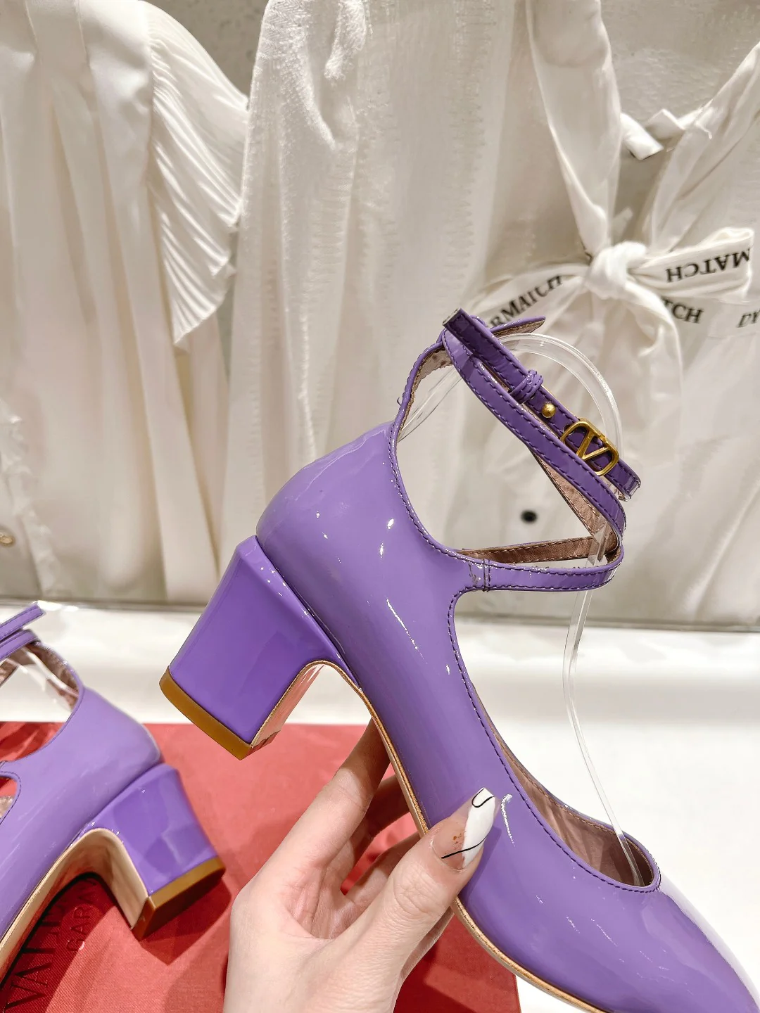 Коллекция Valentino Весна/Лето 2023 - Rockstud - Туфли на шнуровке на низком каблуке - 4-5 см - Фиолетовые