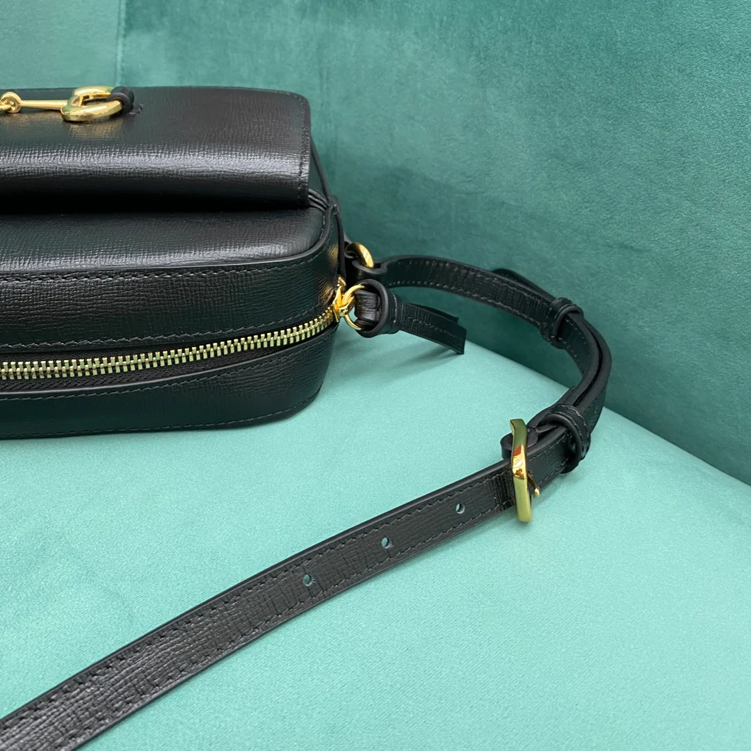 Сумка для фотоаппарата Gucci 1955 с пряжкой в ??виде подковы - 3 шт.