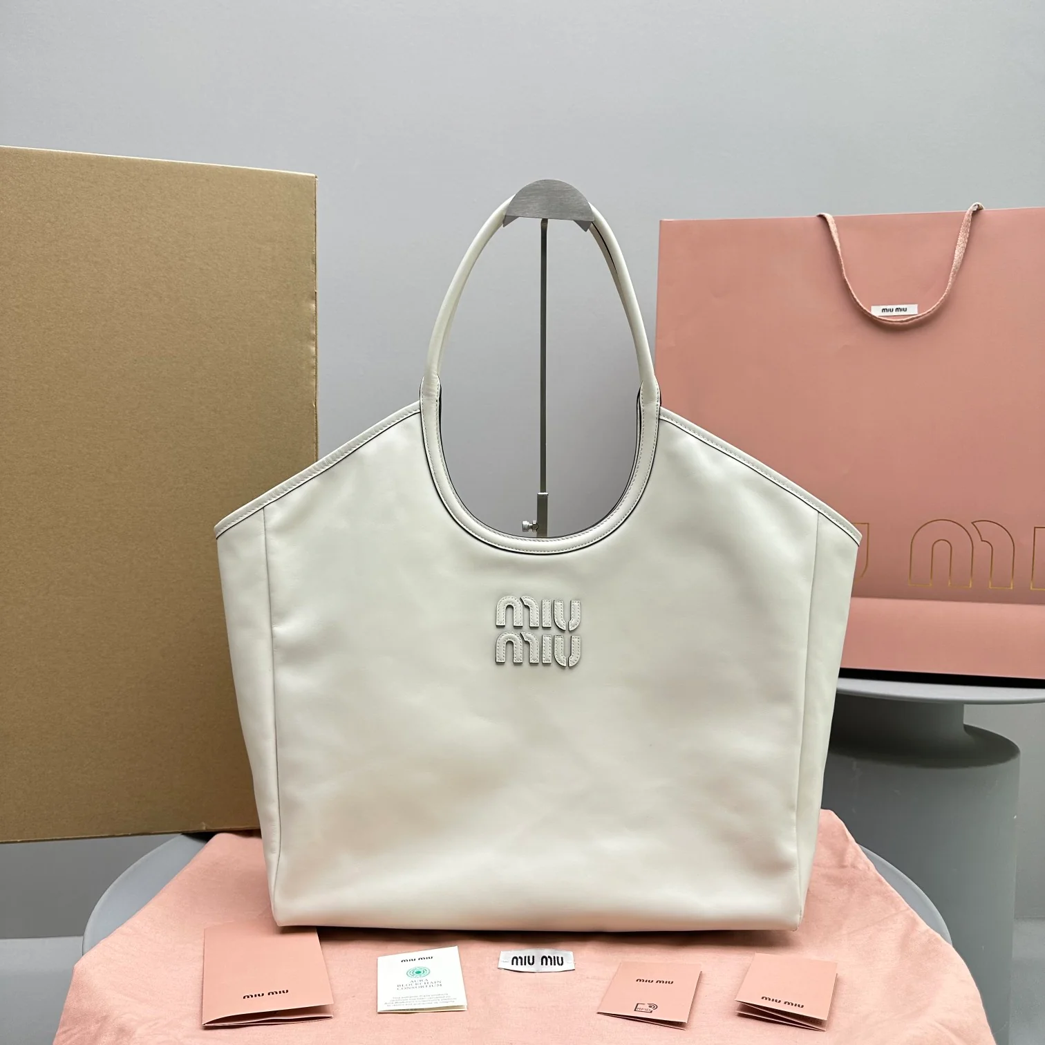 Сумка-тоут Miu Miu Ivy - Большая - Белая кожа