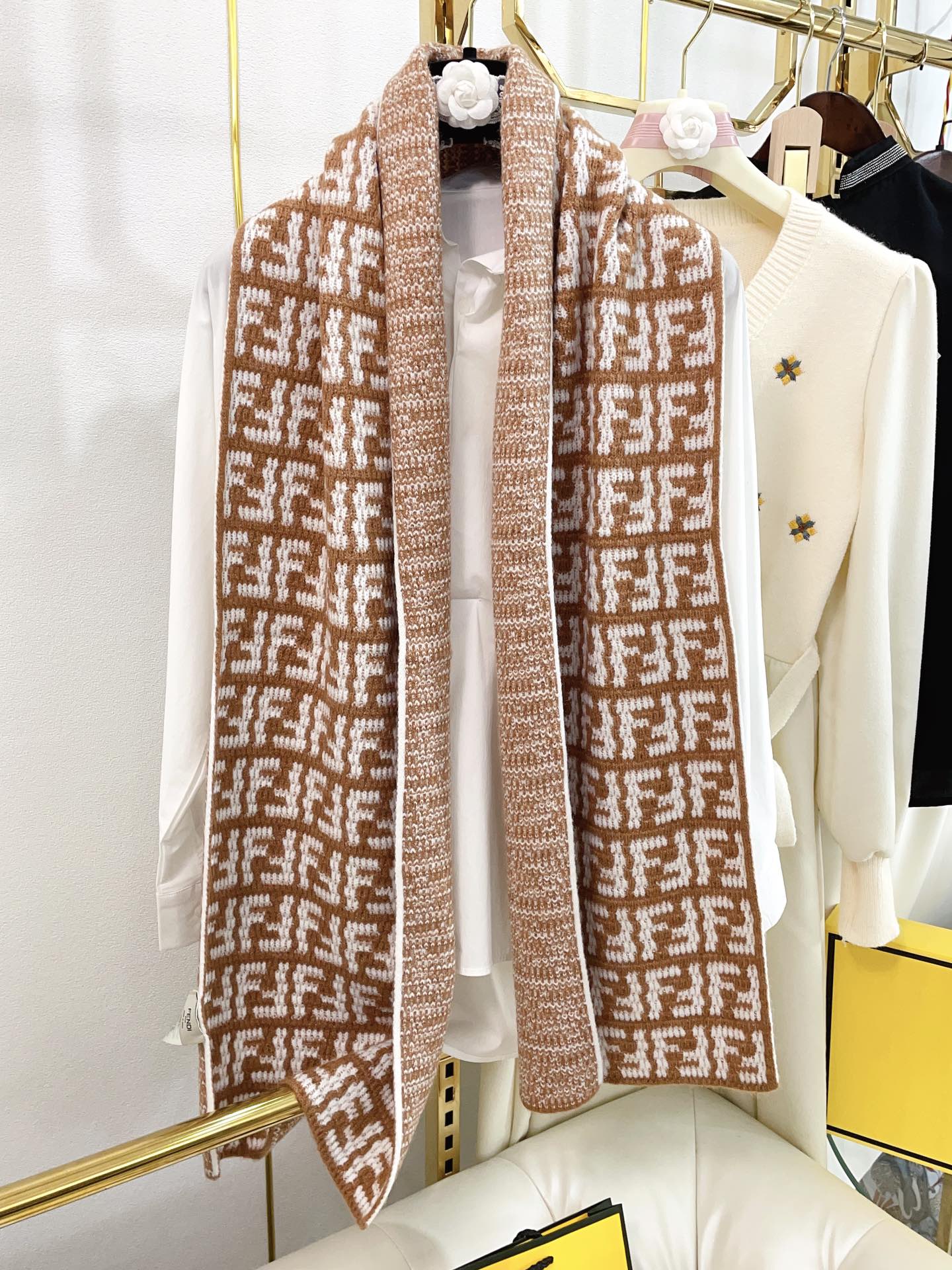 Fendi - Двусторонний жаккардовый вязаный шарф - 32-180 см