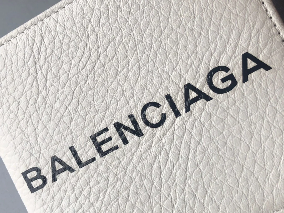 Balenciaga-牛皮两折短夹-可放照片