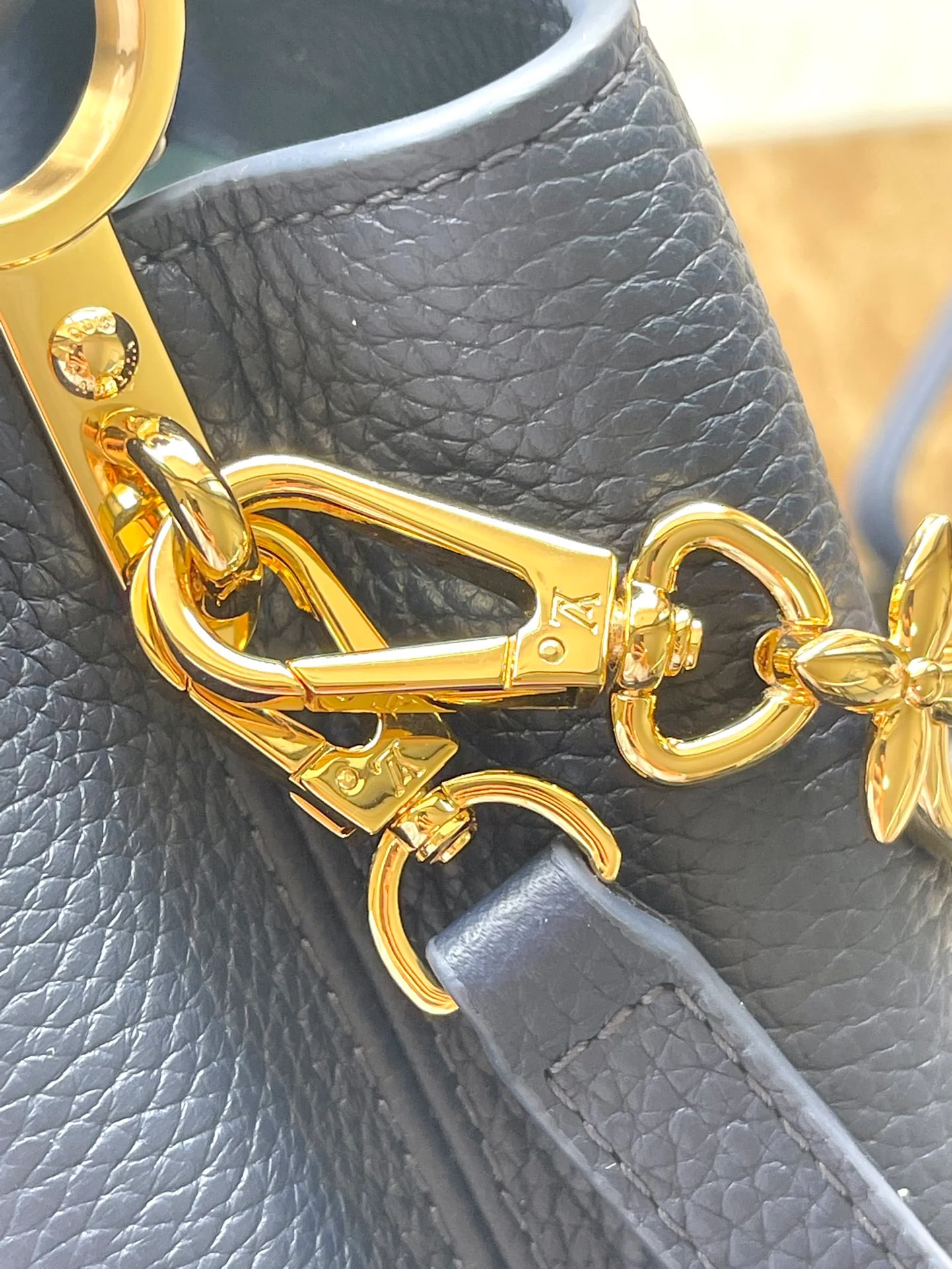 m23199-LV-capucines-mini-handbag/crossbody bag-blue