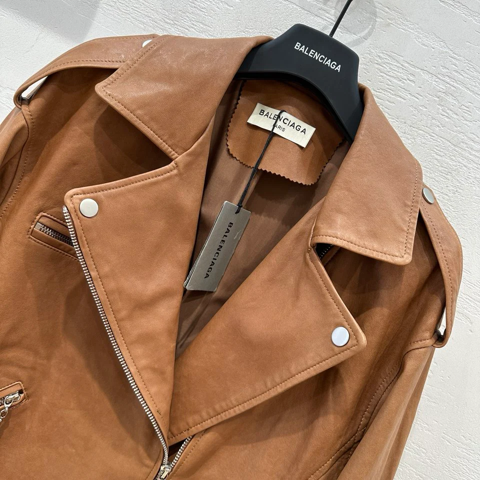 Balenciaga - 2403 - Новинка ранней весны - Стильная кожаная мотоциклетная куртка - цвет хаки