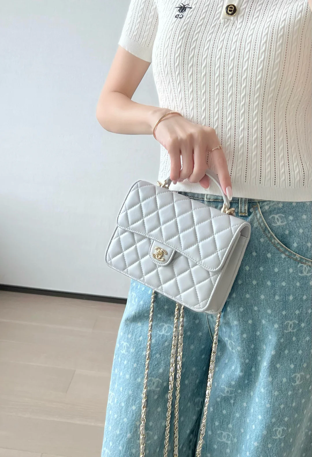 Многофункциональный рюкзак Chanel весна/лето - светло-серый - с золотой пряжкой