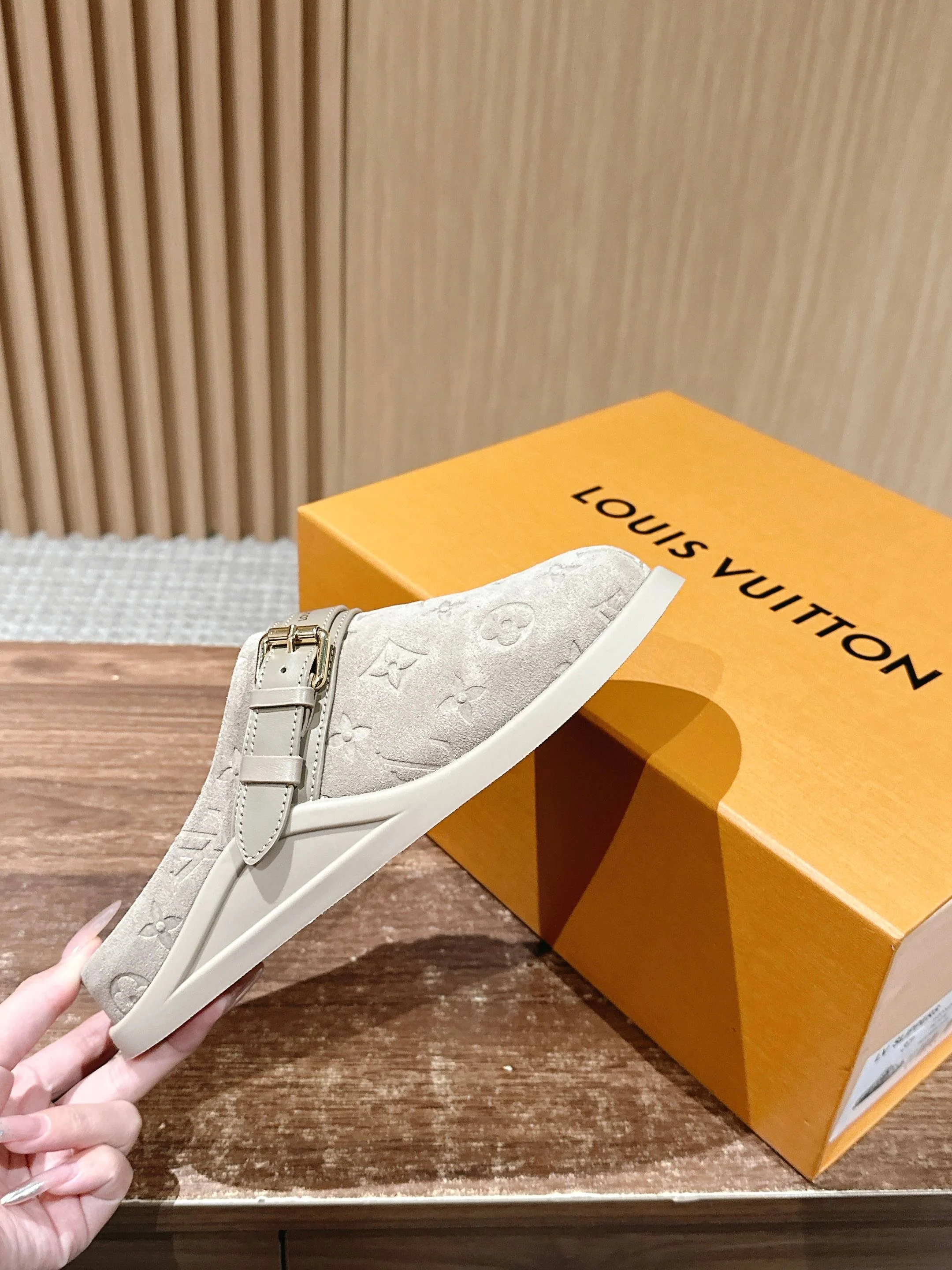 Новинка LV 2025 - Обувь Birkenstock - Замшевая отделка