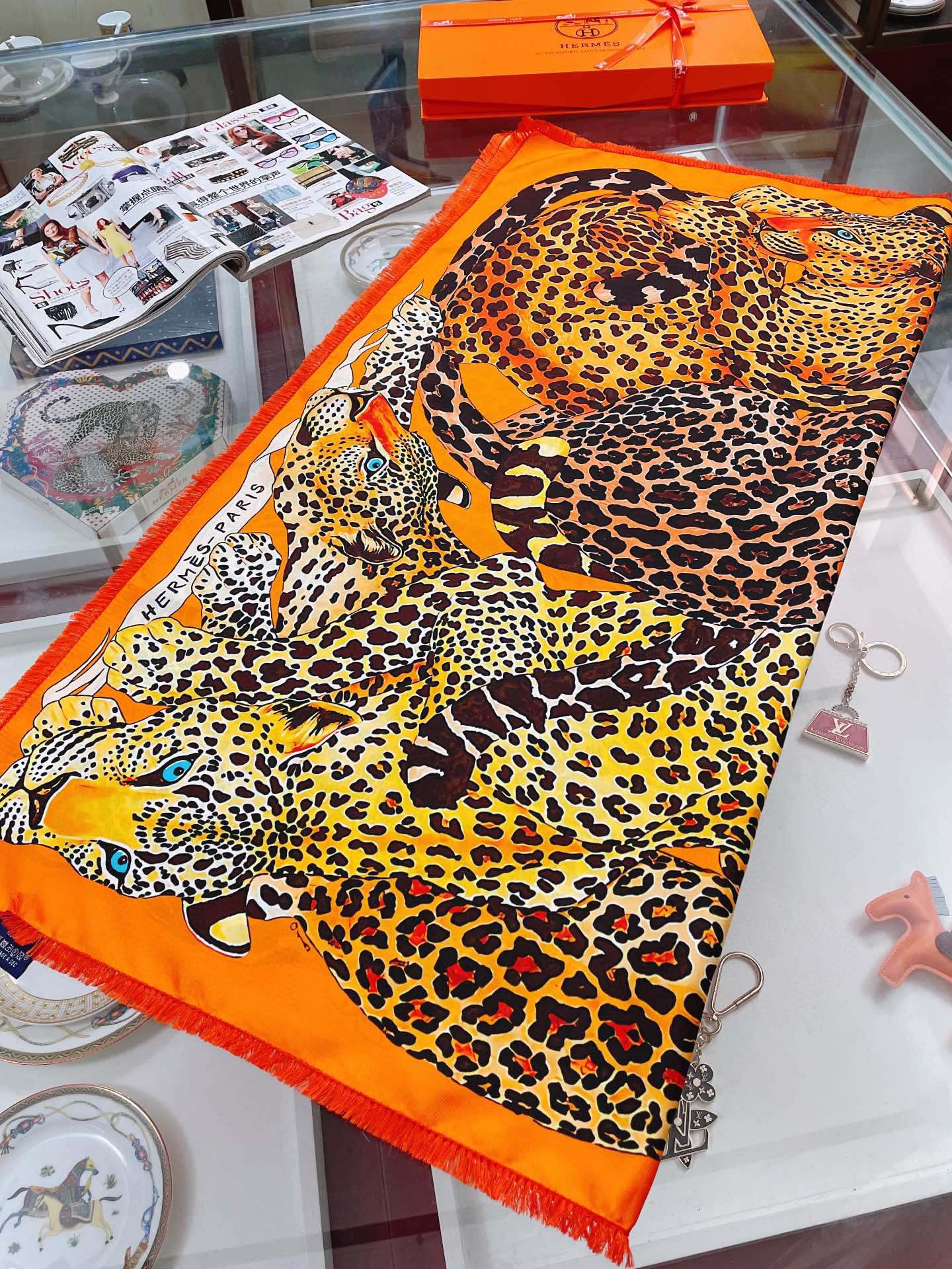 Hermes - шарф Lazy Leopard 90