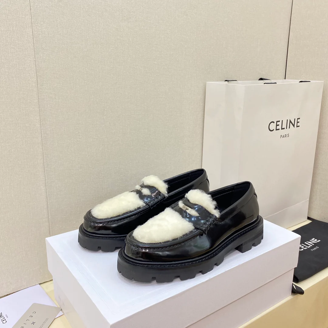 Celine - Меховые туфли в стиле афро