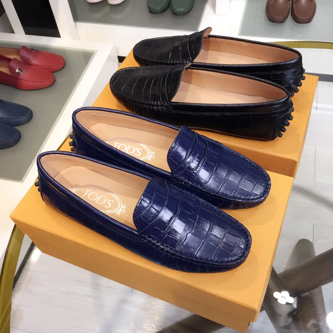 Tods - Лоферы с крокодиловым принтом - Туфли без шнурков