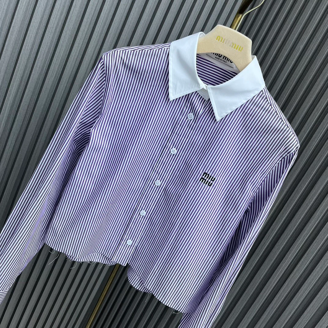 Miu Miu - 2404-24 Новинка: Рубашка с коротким рукавом в полоску с буквенным рисунком