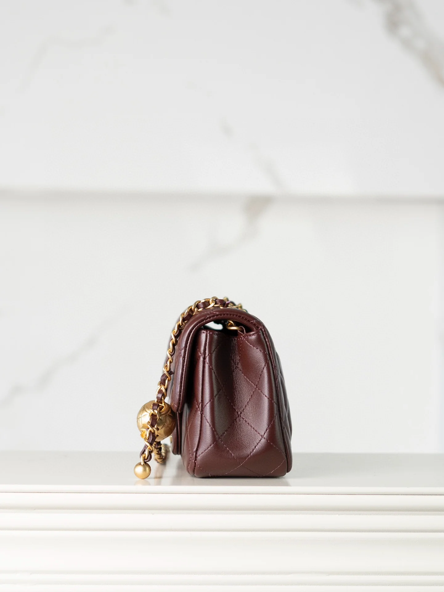 Мини-платье Chanel CF Gold Ball, бордовое.