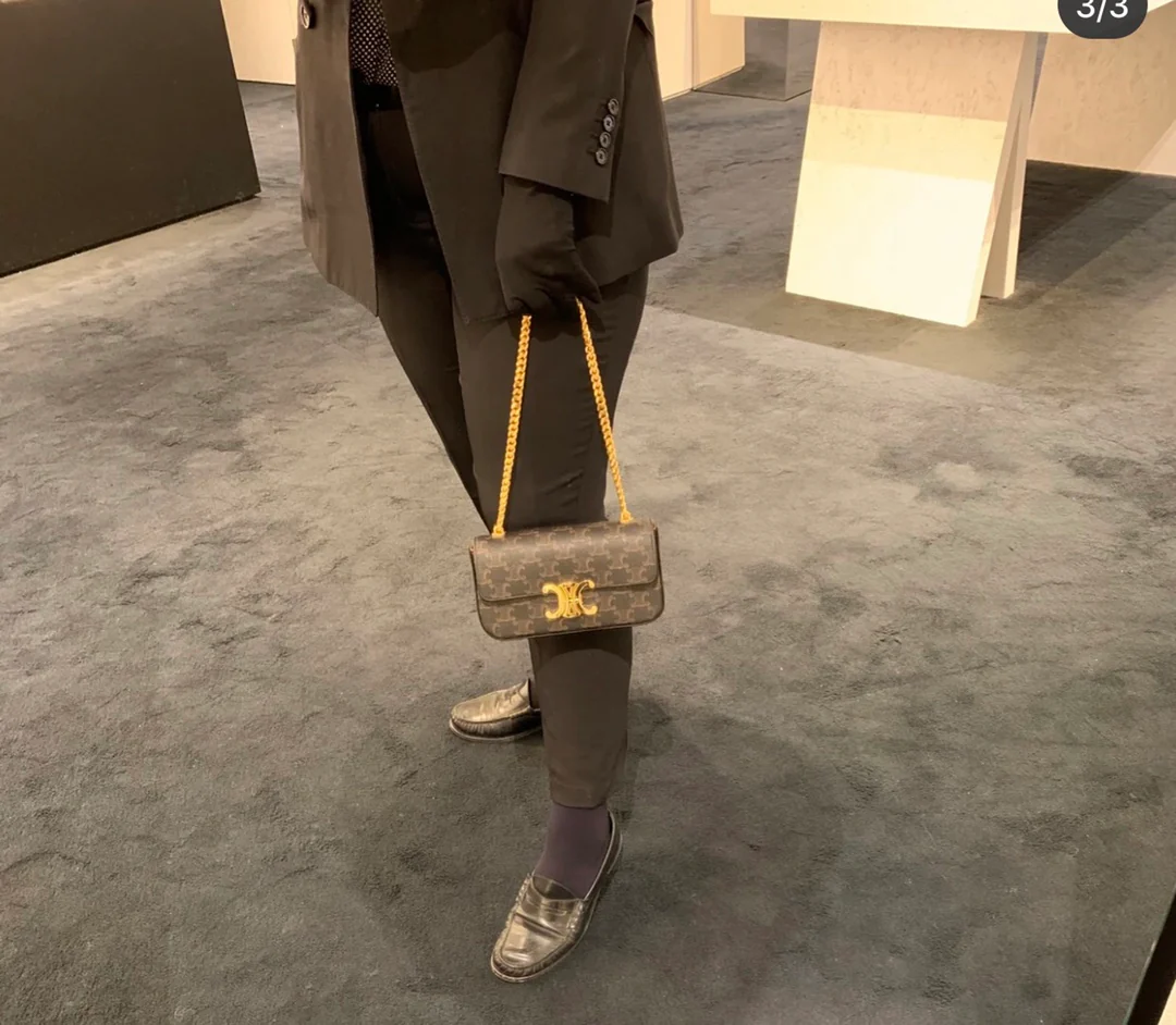 Сумка через плечо Celine Triomphe Chain - Body Image