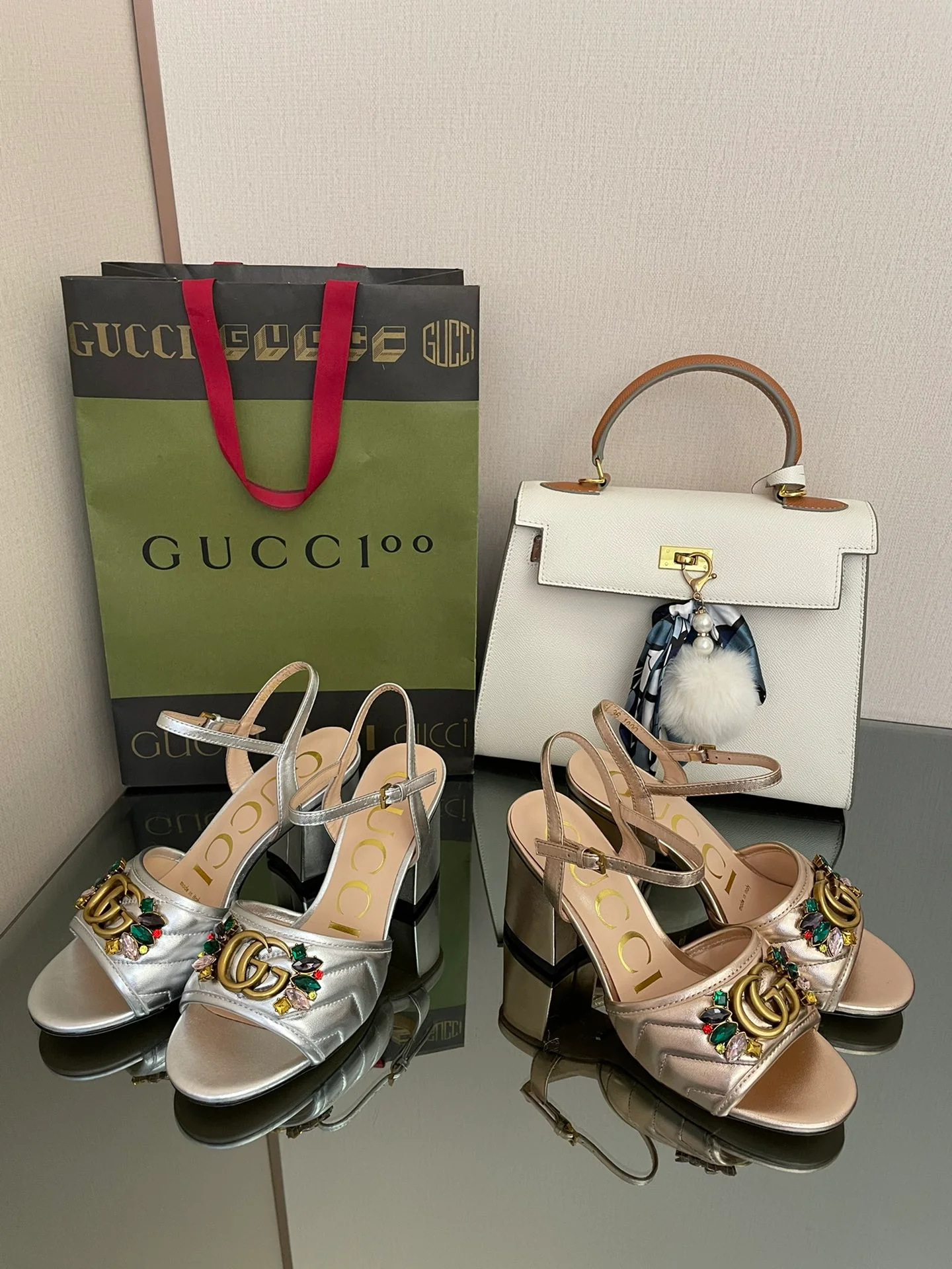 Босоножки Gucci 2022 на высоком каблуке, украшенные стразами - 2 шт.