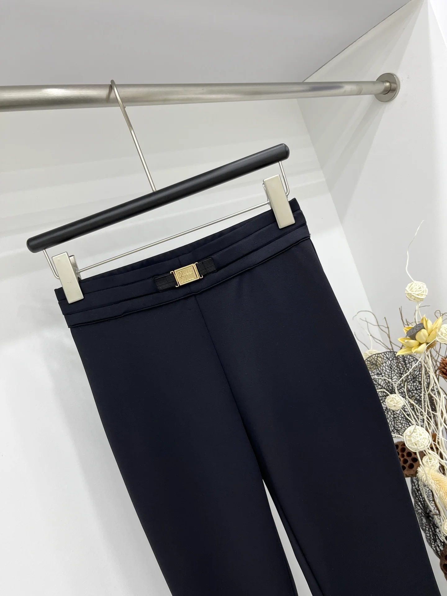 Классические черные повседневные брюки Miu Miu-2404 на резинке