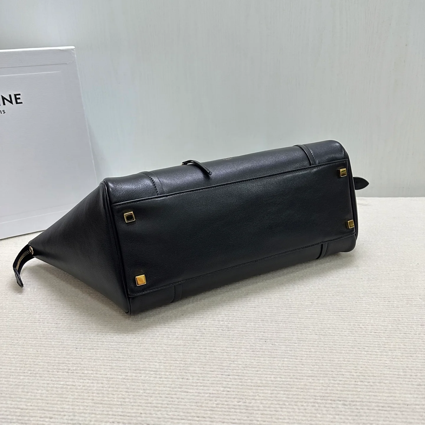 Новая модель багажа Celine, новая версия, сумка с изображением смайлика, черная.