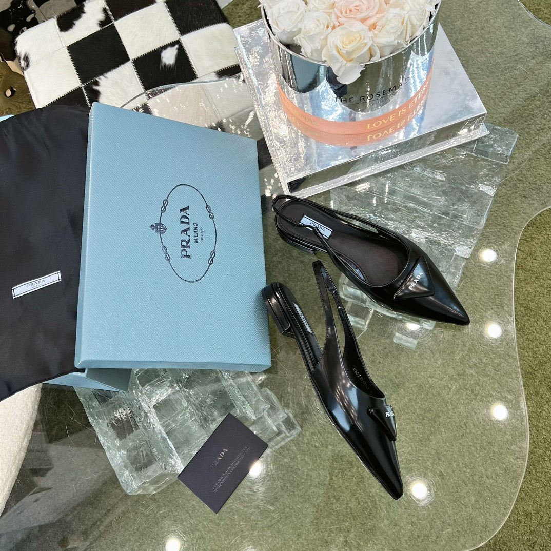 Prada Весна/Лето 2023 - Мюли с острым носком - Черные