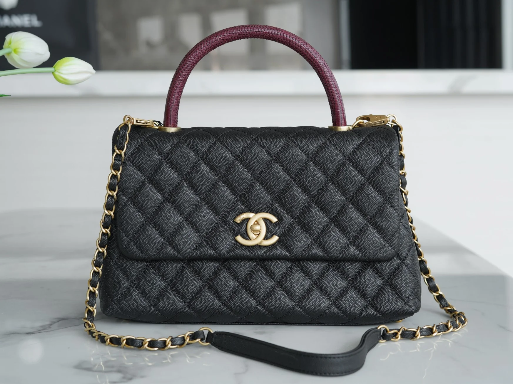 Сумка Chanel Handle 28 - с ручкой из кожи ящерицы - большая, черная