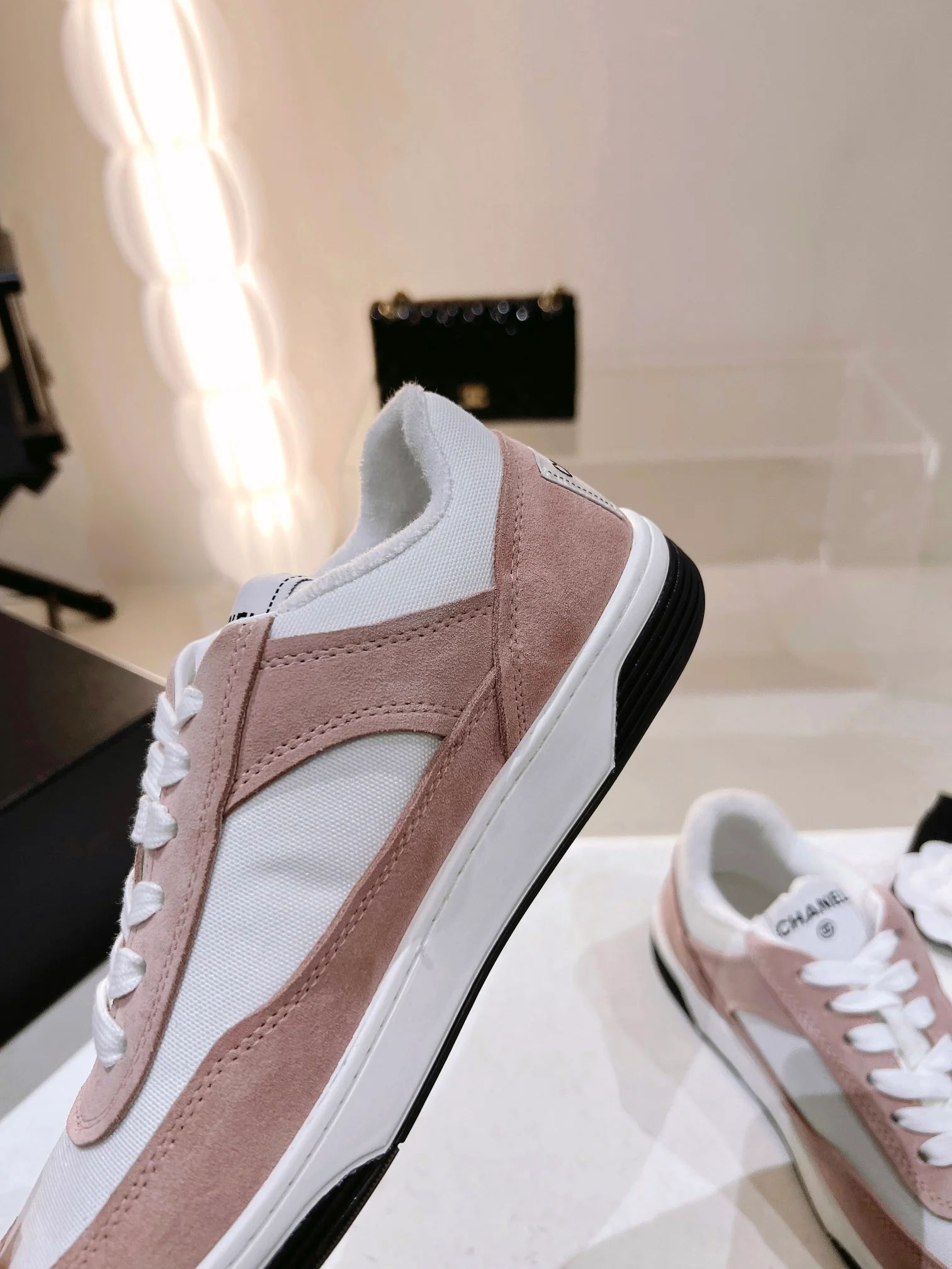 Новинка сезона осень/зима 2022 от Chanel - Повседневная обувь - Розовая