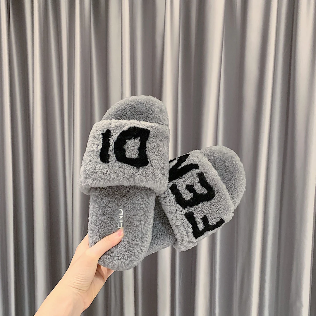 Fendi - Тапочки из овечьей шерсти - Серые