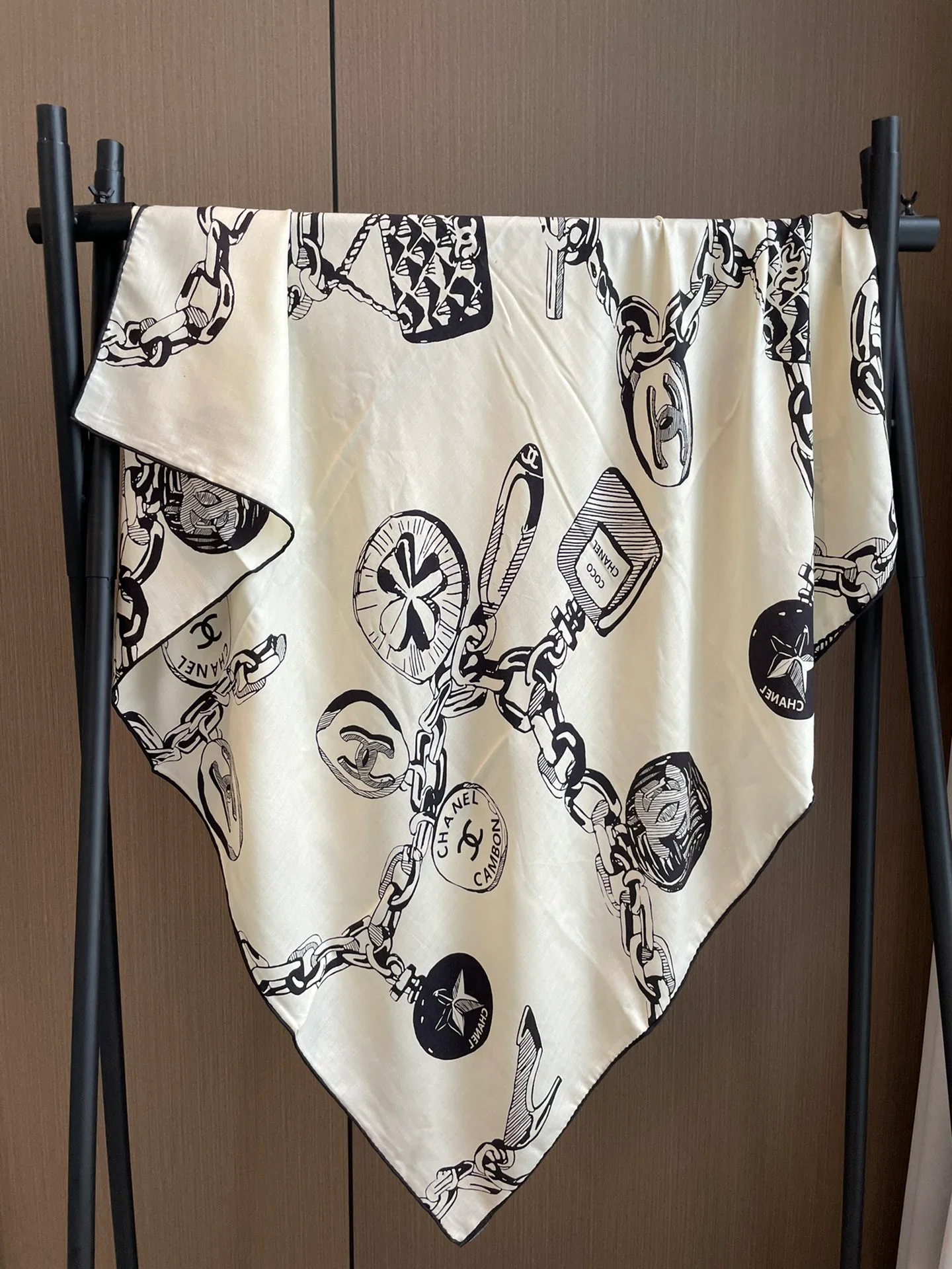 Бархатный шарф Chanel 2024 - 140-140