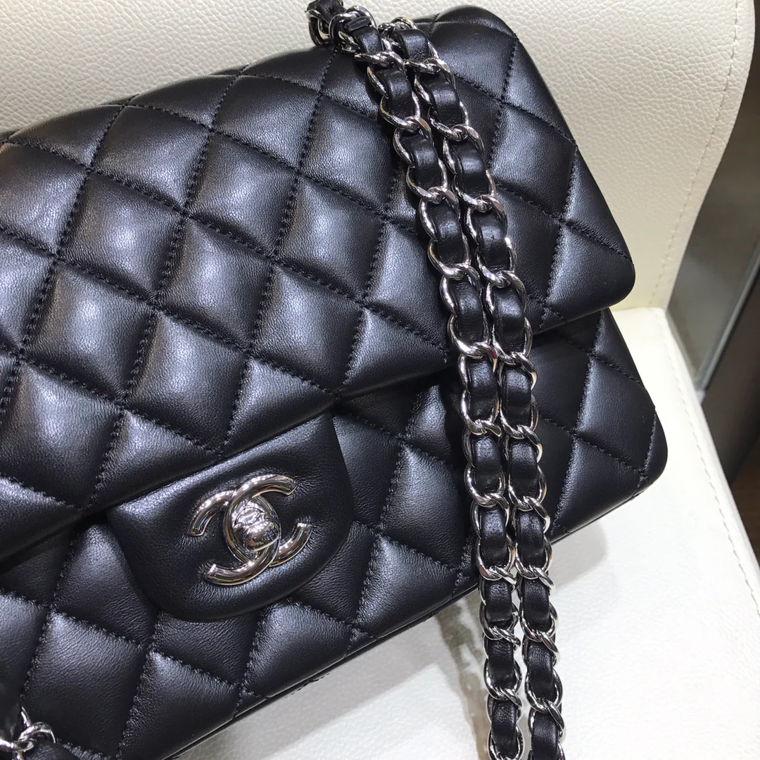 Сумка Chanel Classic Quilted Series CF с серебряной цепочкой - 25 см - 1