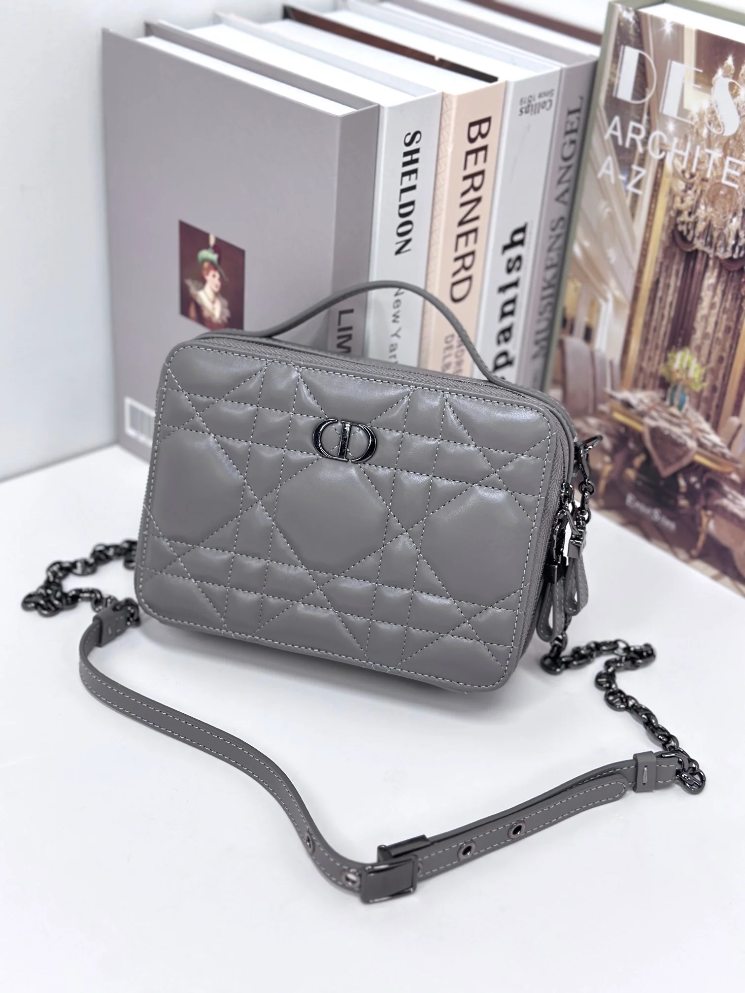 Сумка-коробочка Dior Caro – серая