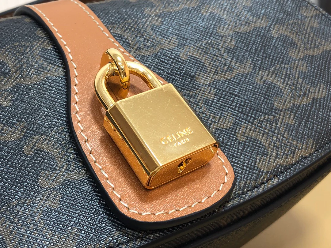 Мини-клатч Celine Taboo с монограммой