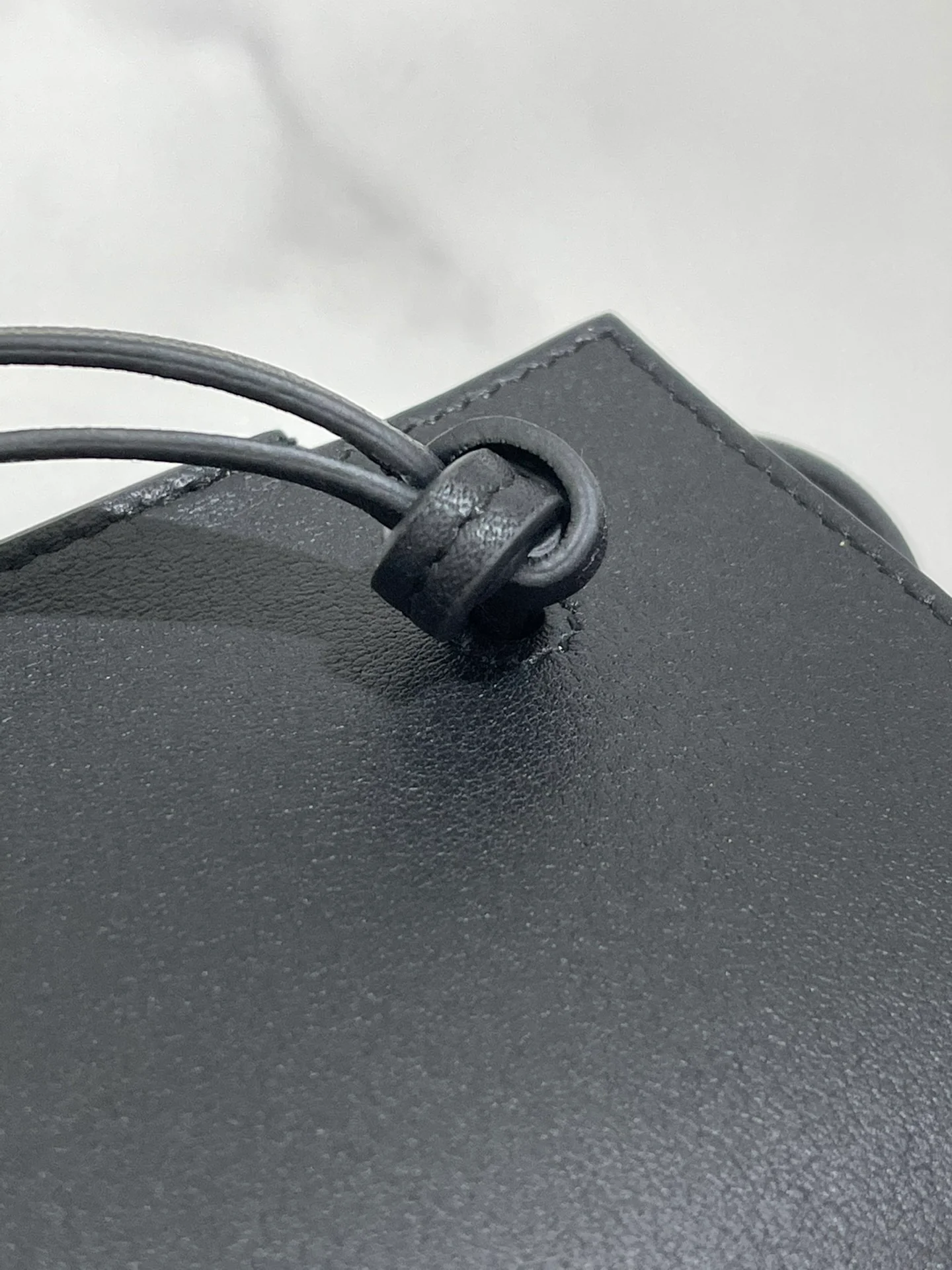 Чехол для телефона Loewe Dice Pocket Series - черный