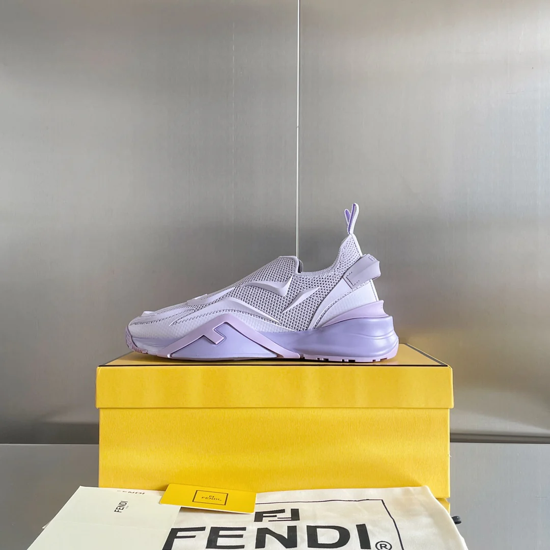 Новинка 2023 года от Fendi - кроссовки Flow Series Flyknit - фиолетовые.