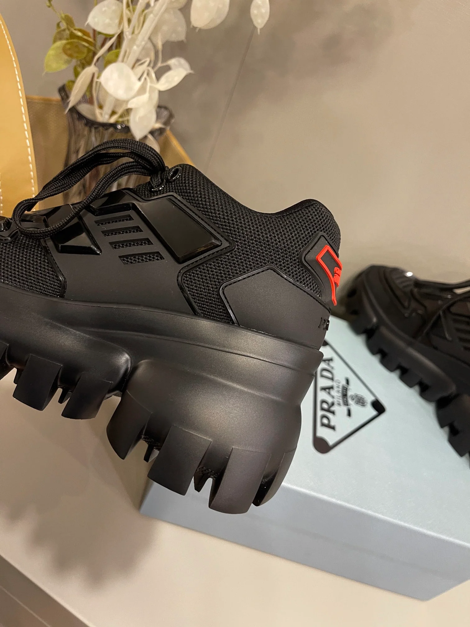 Новинка сезона весна/лето 2022 от Prada - Повседневные туфли на платформе - 1