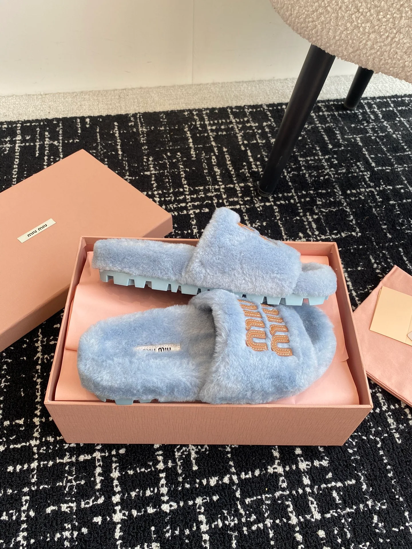 Шерстяные тапочки Miu Miu 2024 - синие