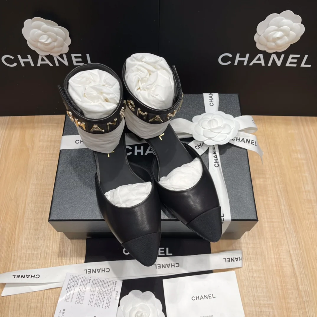 Chanel - Черные ботинки