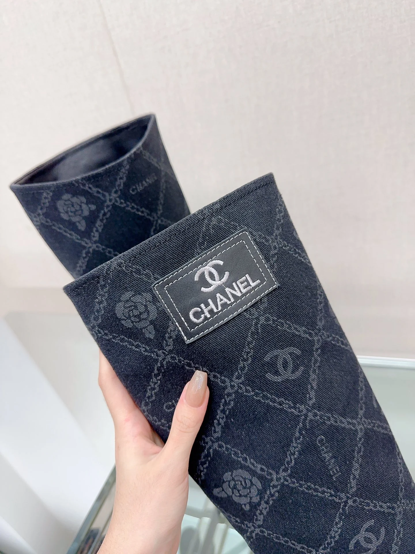 Новинка сезона осень/зима 2023 от Chanel - Ботинки на массивном каблуке - Черные