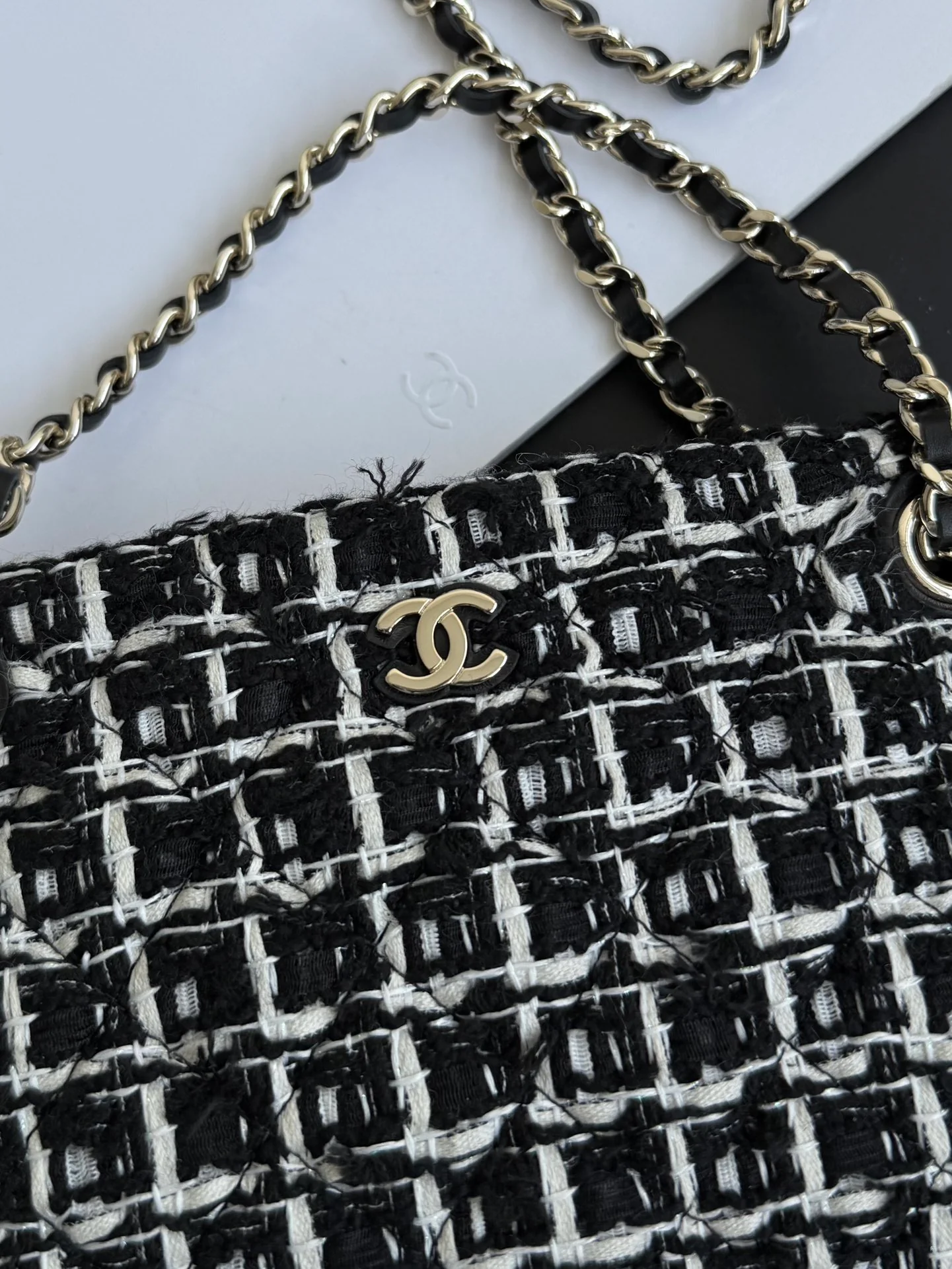 Мини-сумка Chanel 25c из черной шерсти