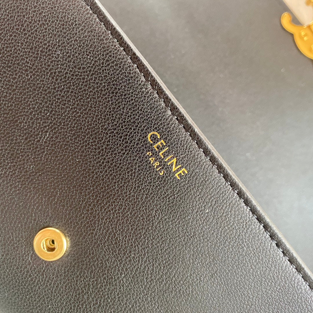Celine TRIOMPHE 大号亮泽光滑羊皮革翻盖长夹