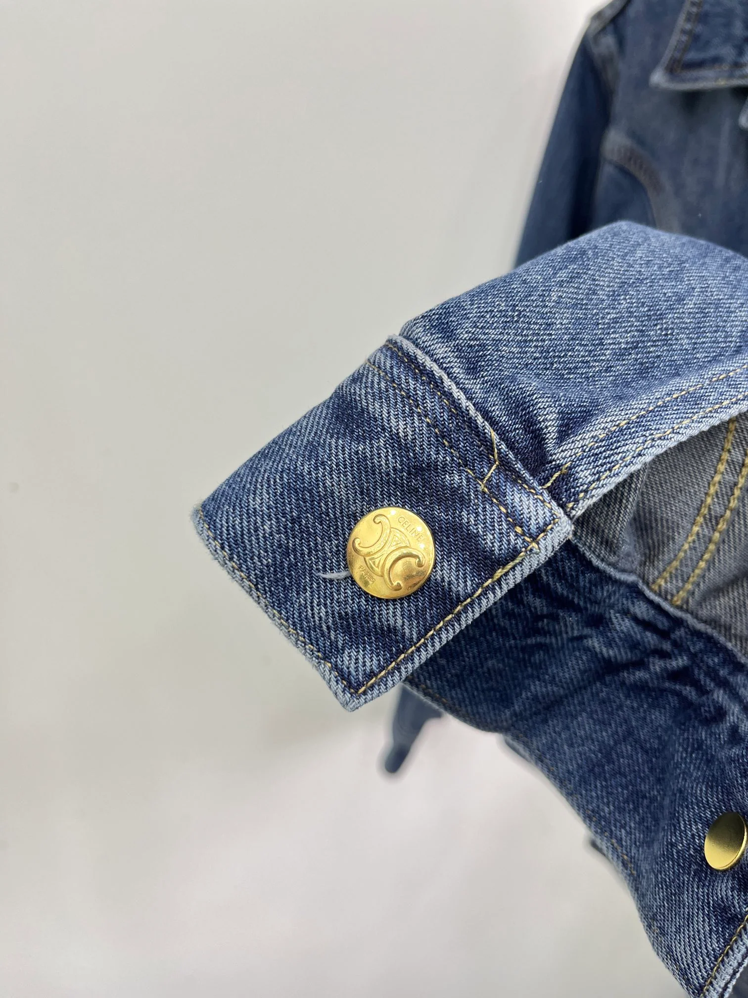 Классическая джинсовая куртка Celine 2404