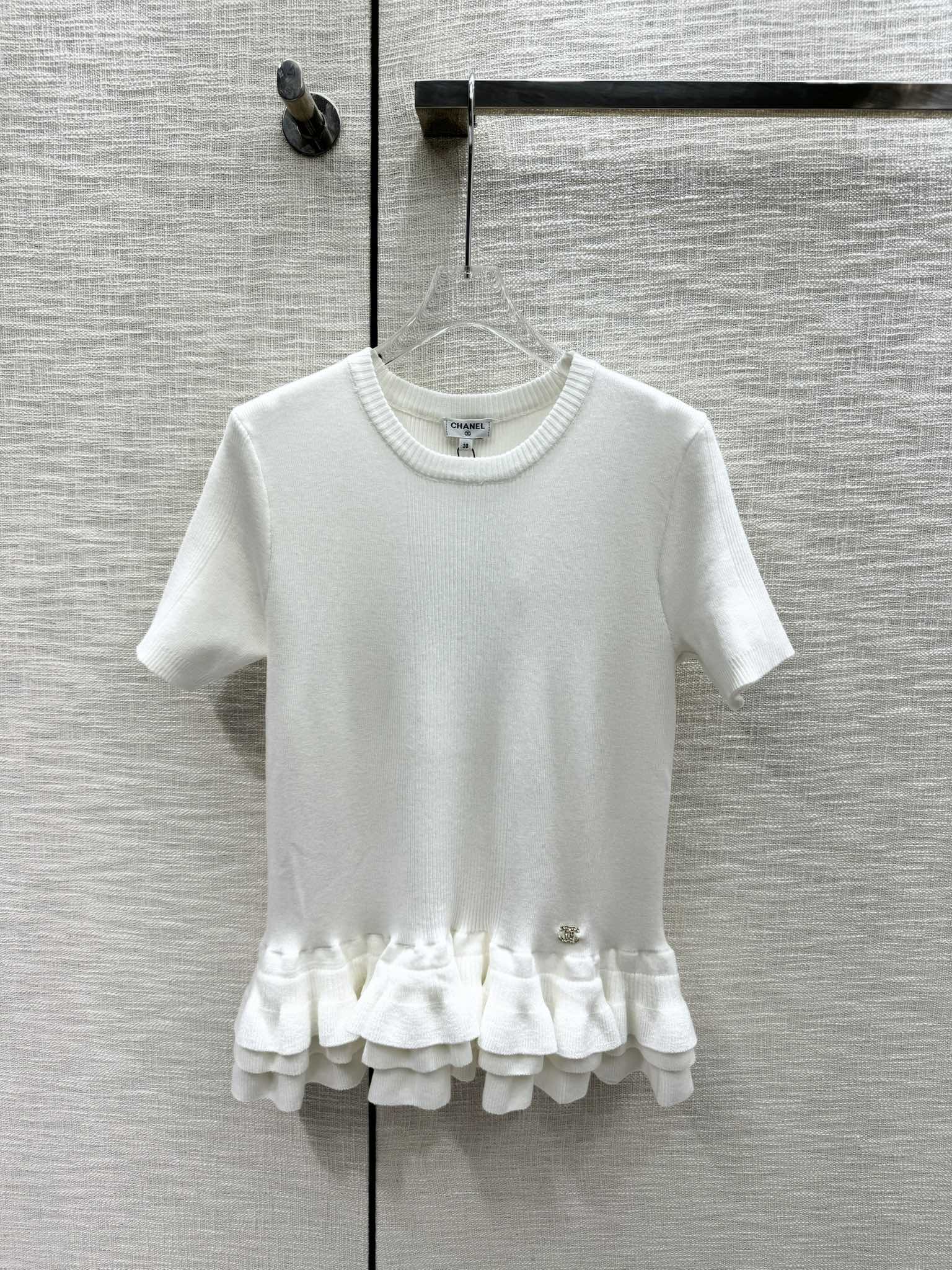 Платье Chanel 2403 с коротким рукавом, кружевной вязкой, белое.