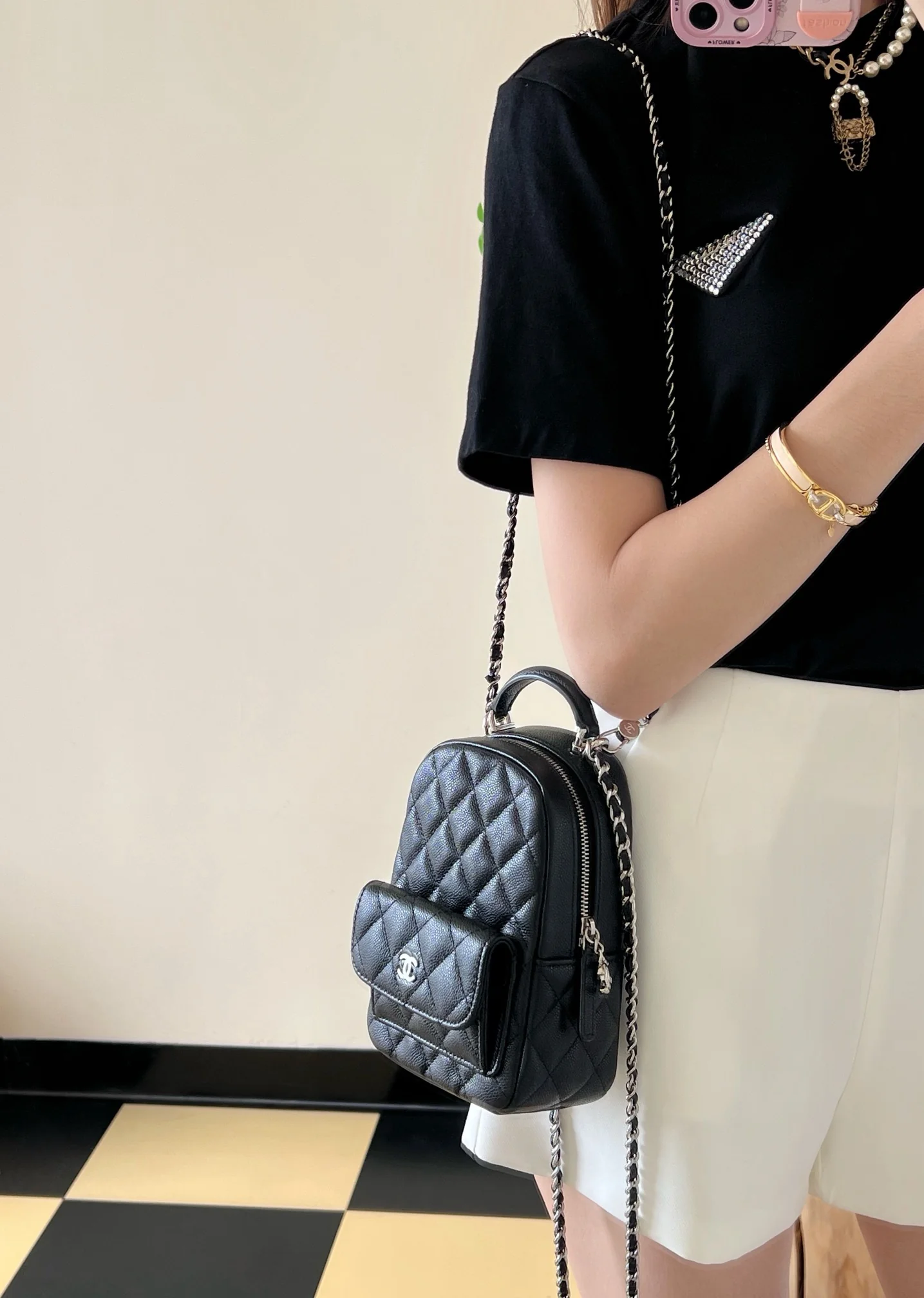 Chanel - Многофункциональный небольшой рюкзак - Черный с серебряной пряжкой