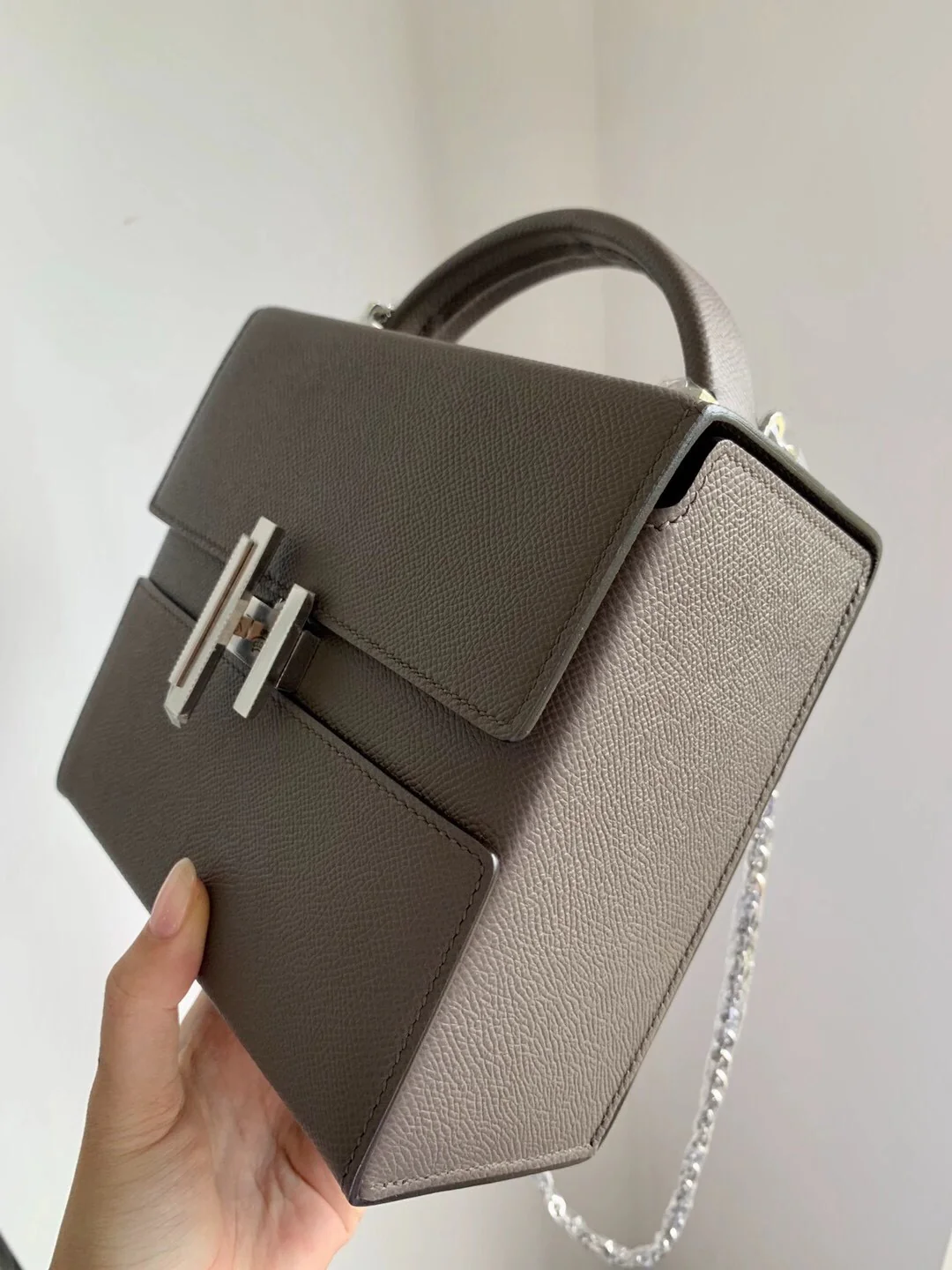 Hermes-cinhetic-24-8f-epsom-tin ash-silver buckle