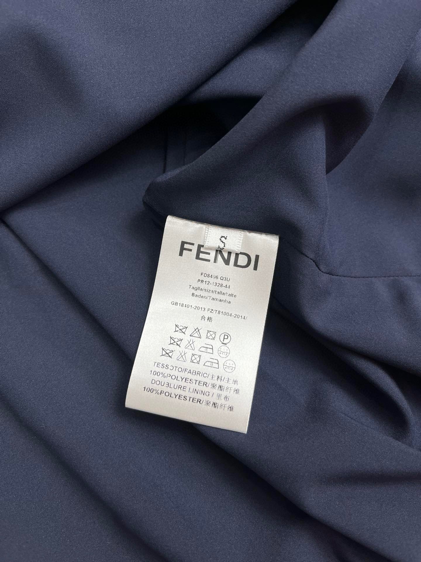 Fendi - 2403 - 24ss Весна/Лето Новое платье с принтом в виде рубашки и плиссированной юбкой
