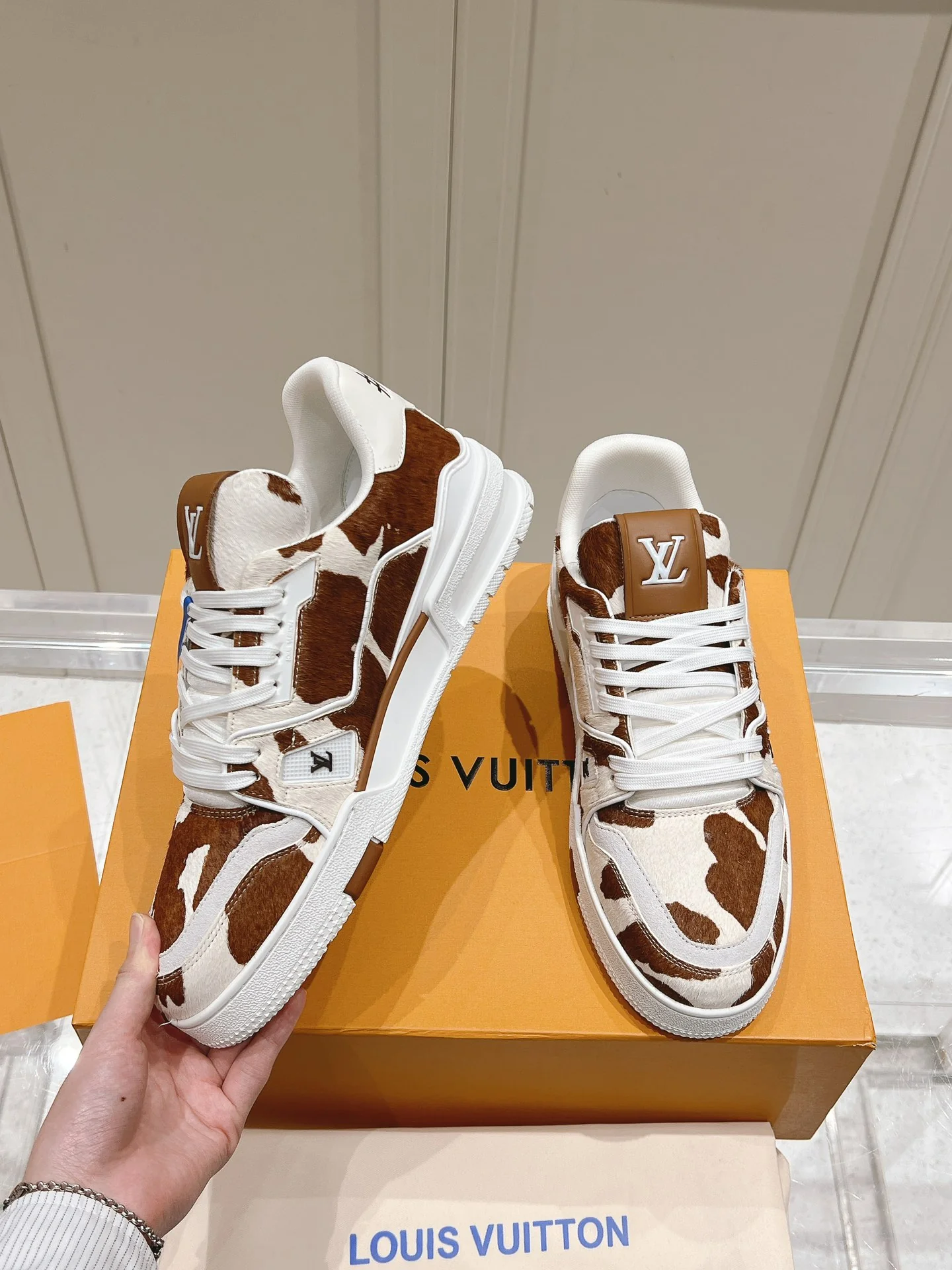 LV-2024 Двухцветный художественный узор - Кофейно-коричневый