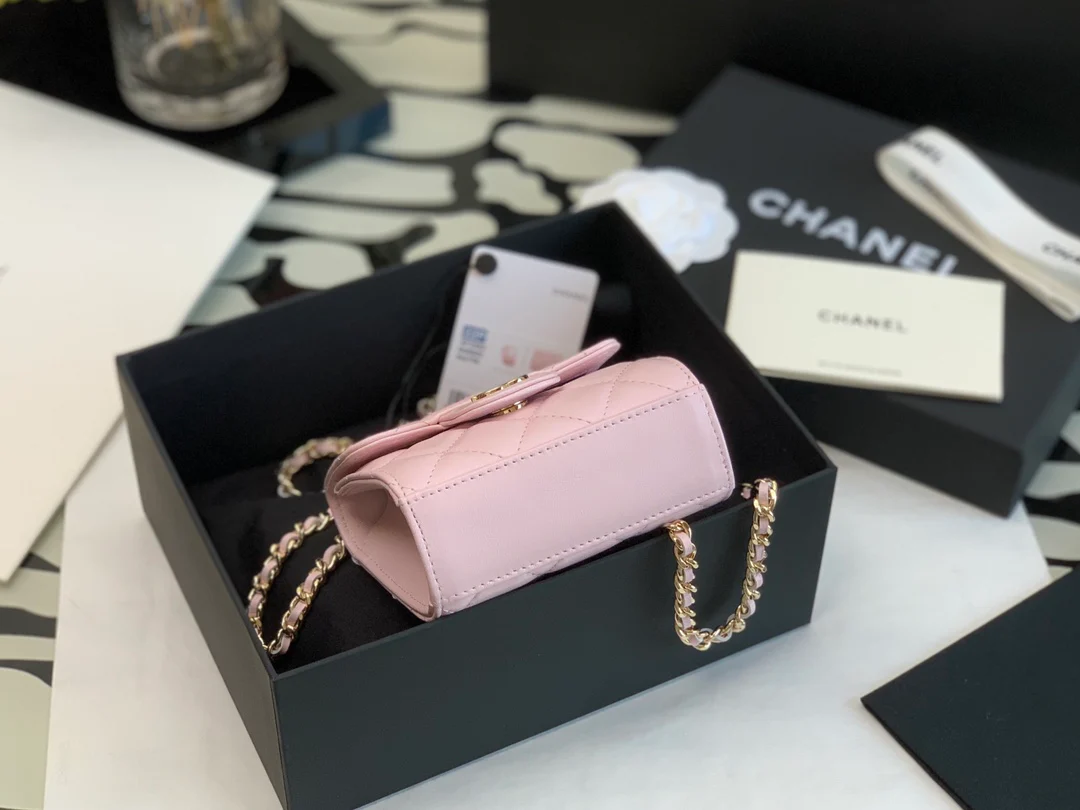 Мини-сумочка Chanel в виде коробки с ручкой - розовая