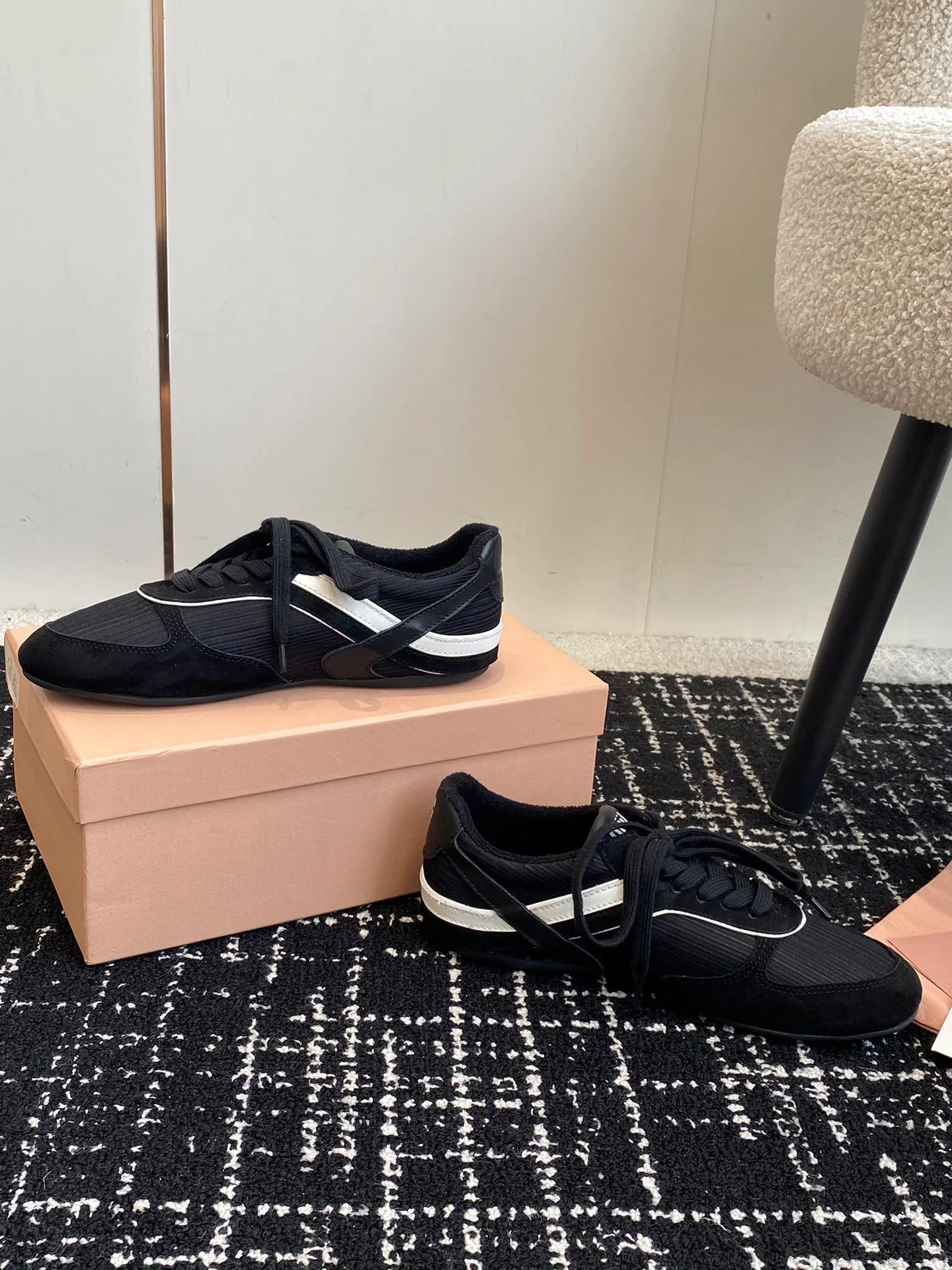 Повседневные туфли Miu Miu 2025 - черные