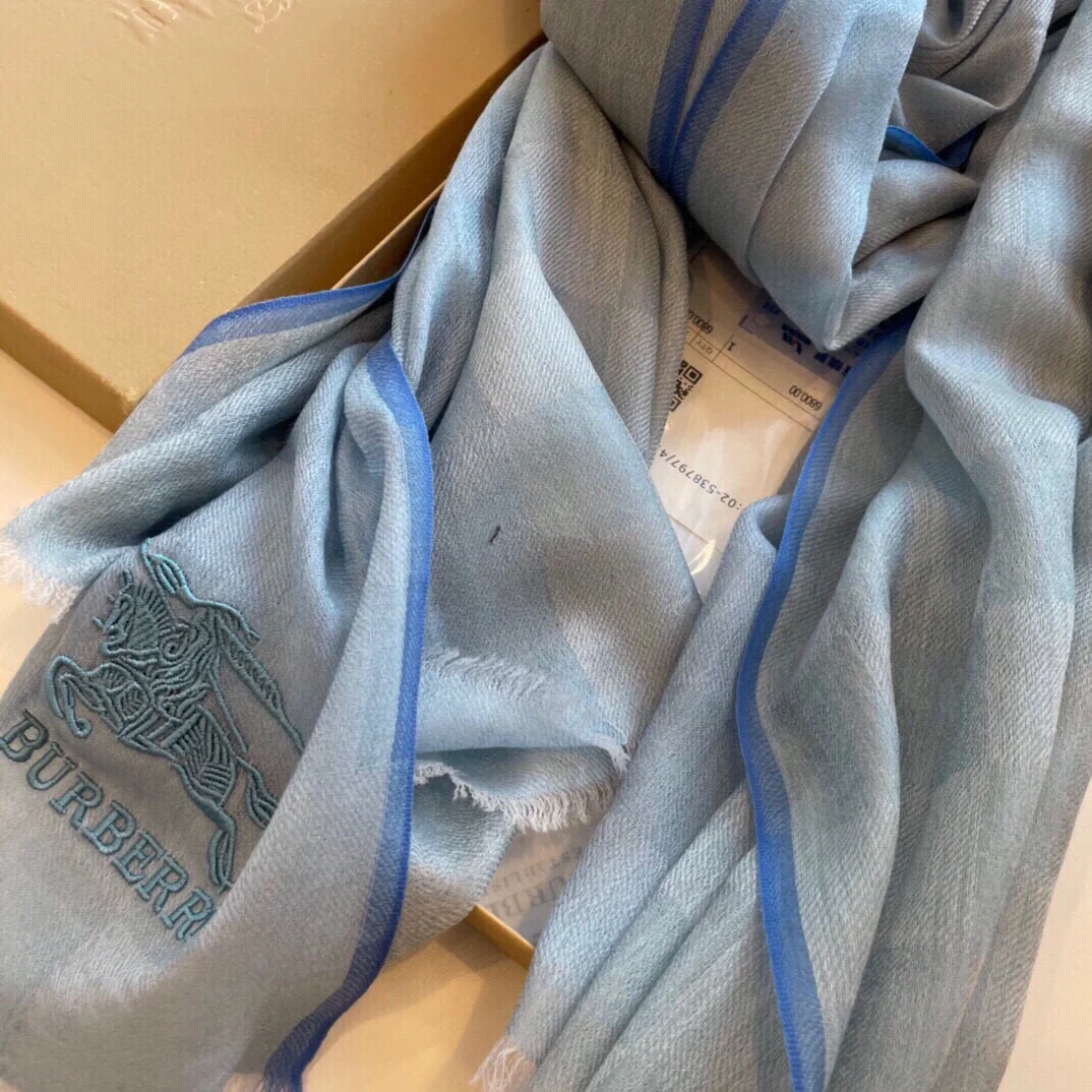 Кашемировый шарф Burberry с пайетками, пряжа - 100-200 см - серо-голубой