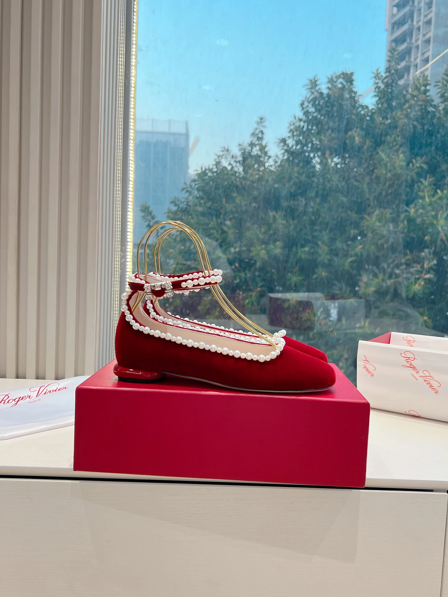 Туфли RV - балетки с круглым носком и жемчужной отделкой - красные