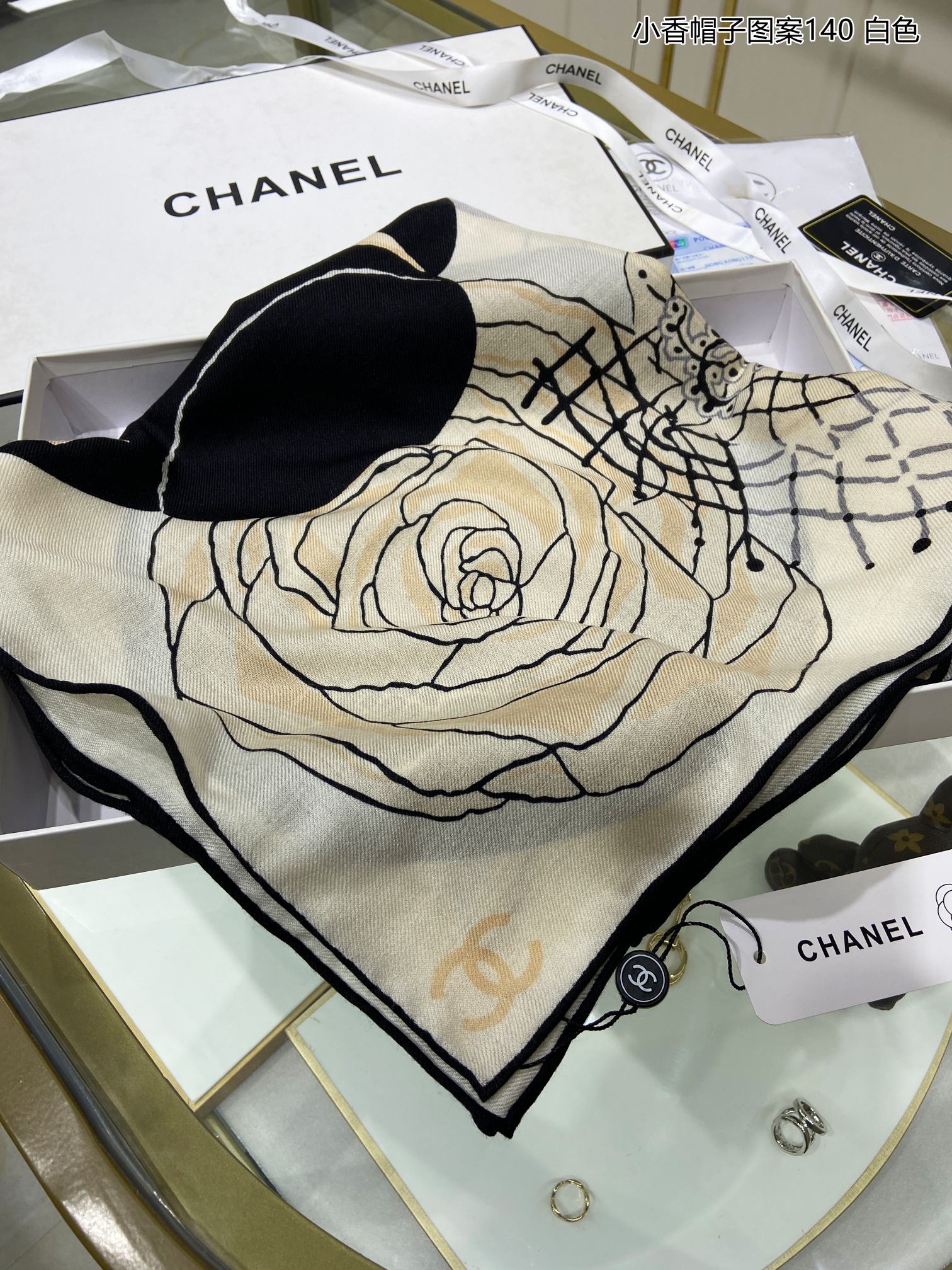 Узор для шляпы Chanel ?Камелия? — 140 кашемировых шелковых шарфов