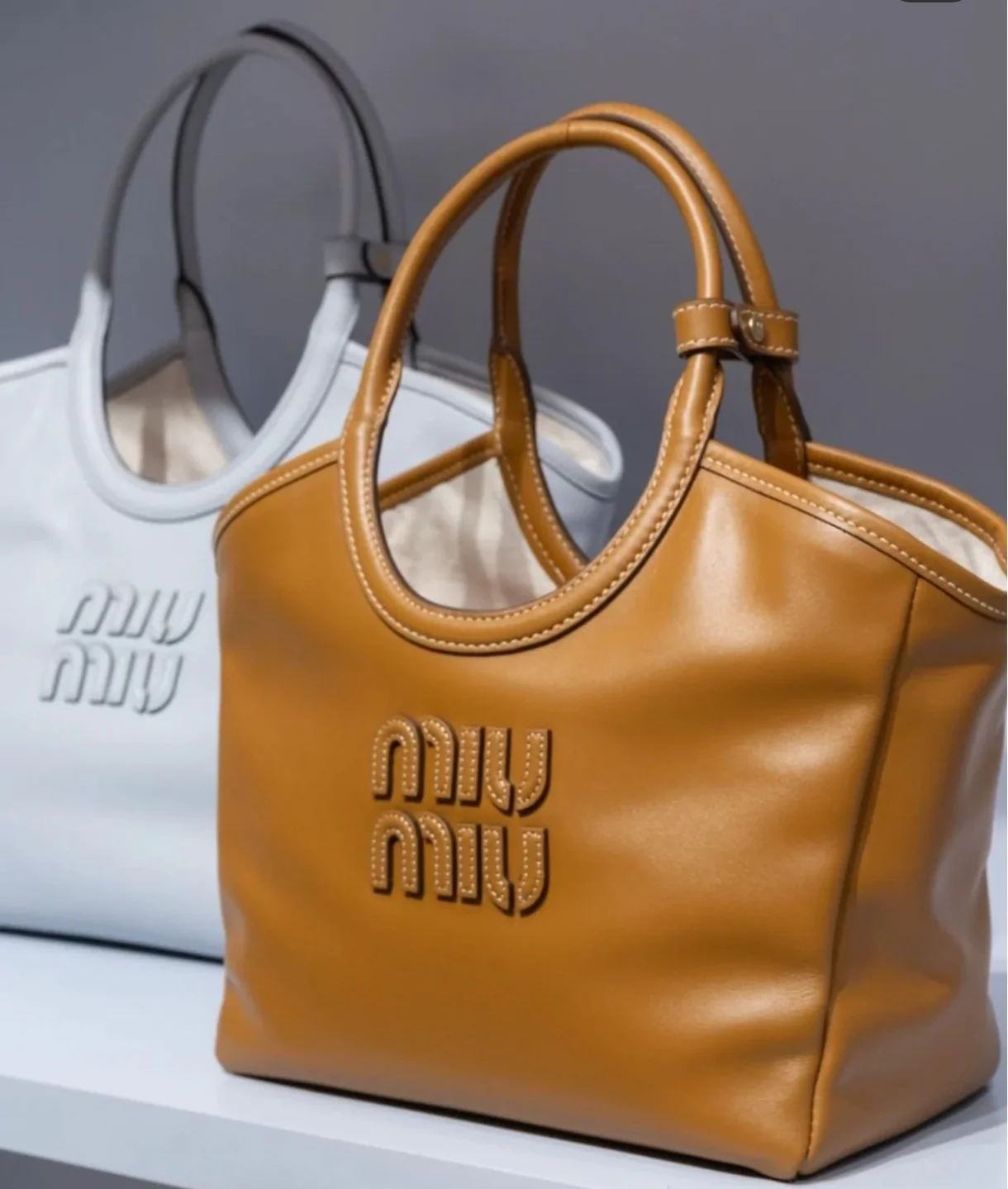 Сумка-тоут Miu Miu Ivy - Body Showcase